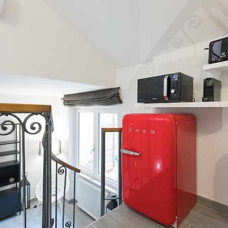 Apartamento Quiet Pied A Terre With Terrace In Borgo Pio Roma Exterior foto